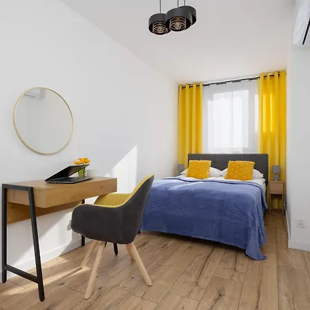 Cozy Air-conditioned In By Renters Lägenhet Warszawa